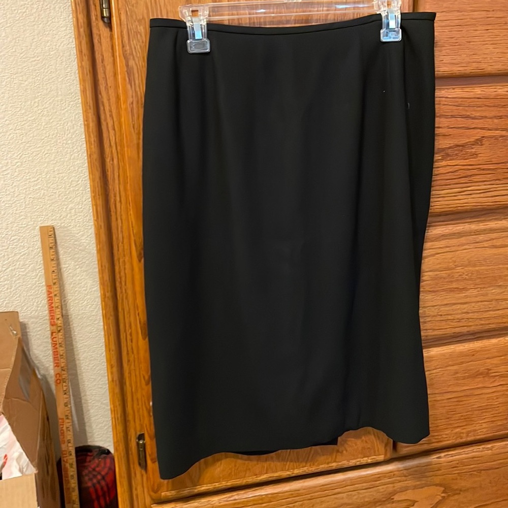 Women’s dress skirt. Black